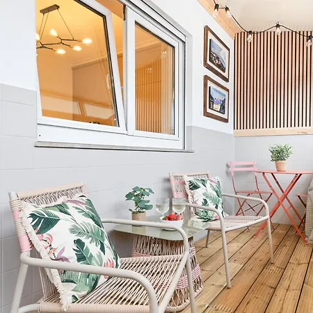 Charming Garden By Se