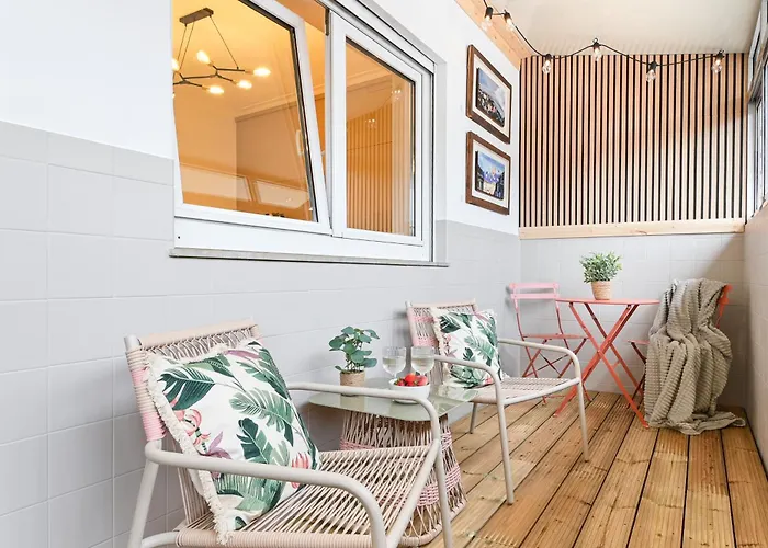 Charming Garden By Se